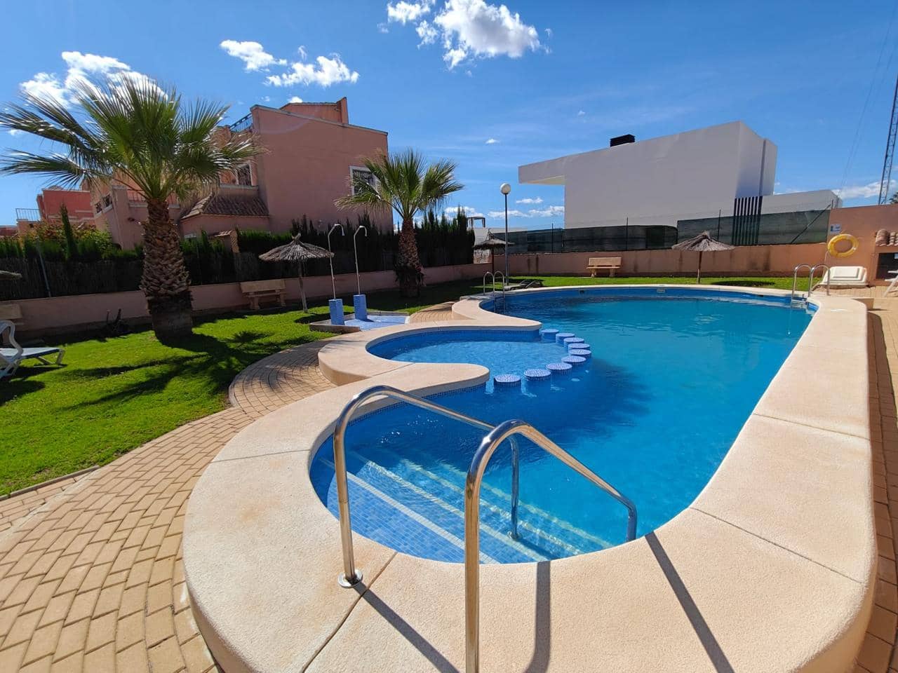 3 bedroom Villa for sale in Los Montesinos with pool - € 175,000 (Ref: 9379323)