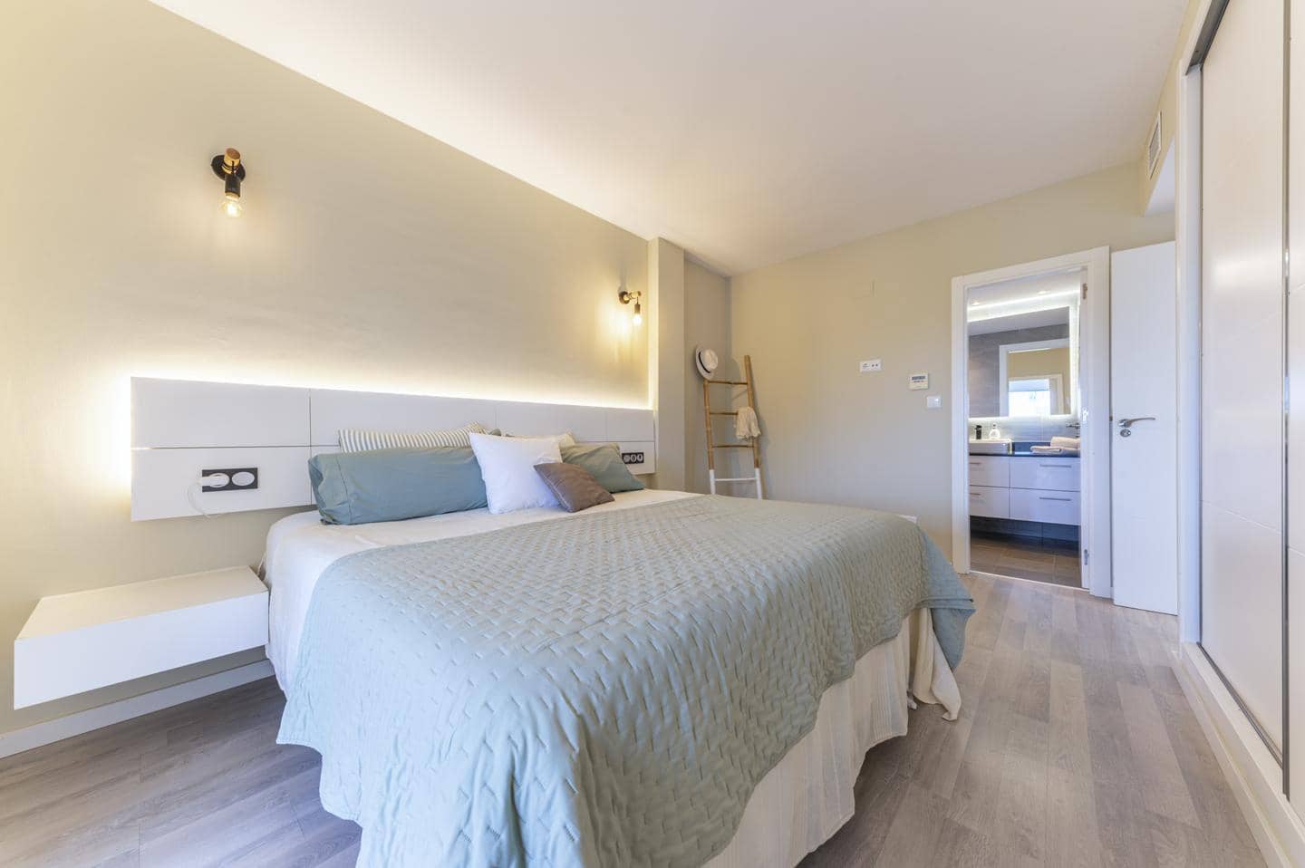 5 bedroom Villa for sale in Muchamiel / Mutxamel with pool - € 700,000 (Ref: 9379719)