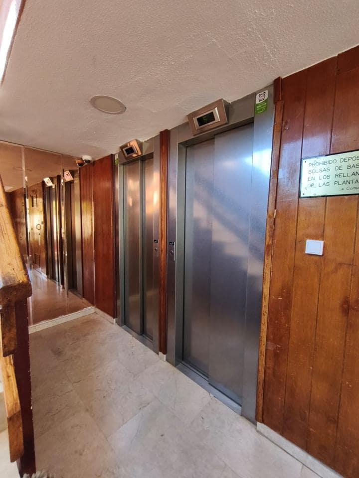 3 quarto Apartamento para arrendar em Alicante cidade com piscina garagem - 1 200 € (Ref: 9411314)