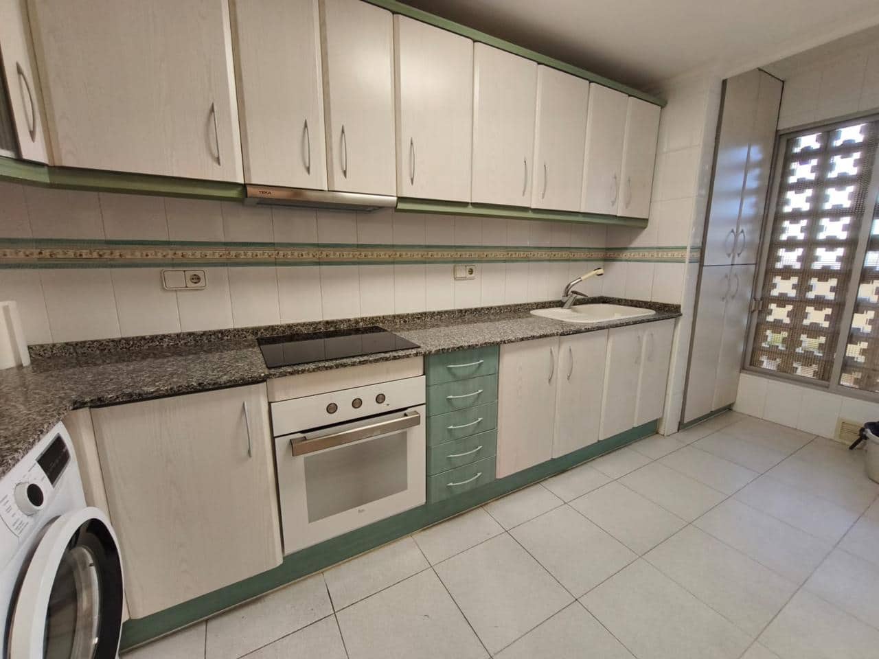 3 quarto Apartamento para arrendar em Alicante cidade com piscina garagem - 1 200 € (Ref: 9411314)