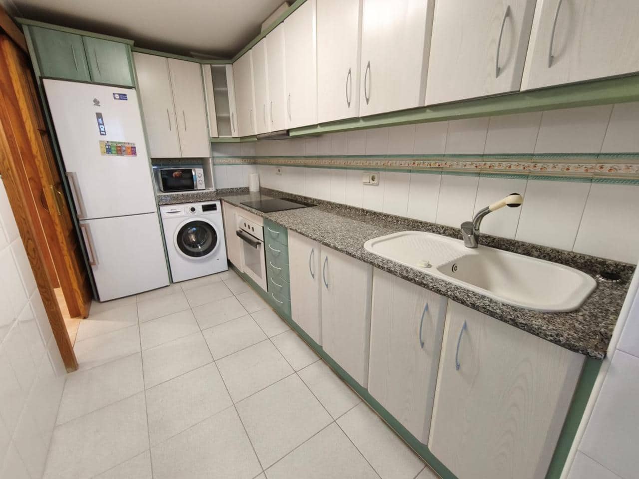 3 quarto Apartamento para arrendar em Alicante cidade com piscina garagem - 1 200 € (Ref: 9411314)