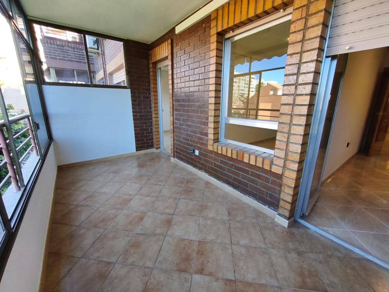 3 quarto Apartamento para arrendar em Alicante cidade com piscina garagem - 1 200 € (Ref: 9411314)