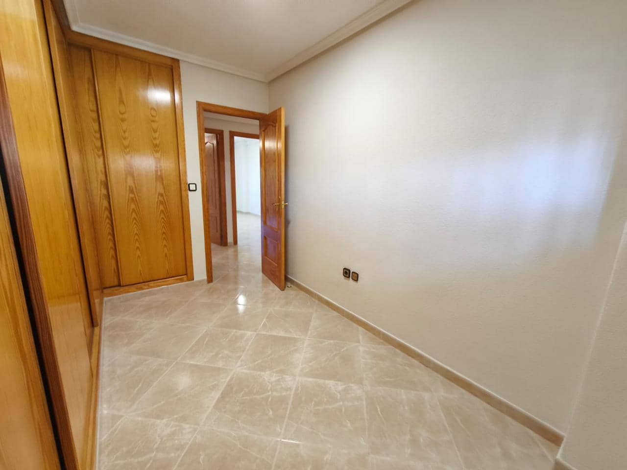3 quarto Apartamento para arrendar em Alicante cidade com piscina garagem - 1 200 € (Ref: 9411314)