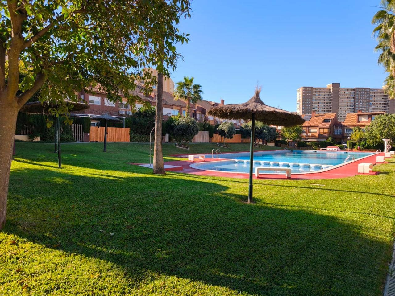 3 quarto Apartamento para arrendar em Alicante cidade com piscina garagem - 1 200 € (Ref: 9411314)