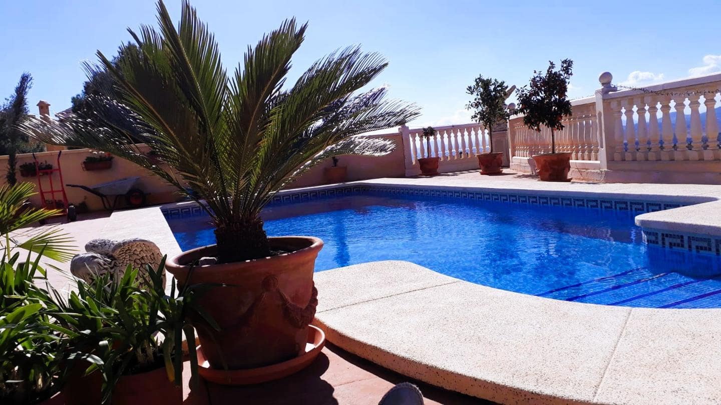 5 bedroom Villa for sale in Busot - € 595,000 (Ref: 9421493)