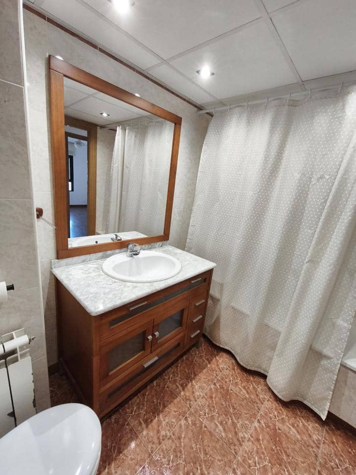 4 soveværelse Lejlighed til leje i Alicante by med swimmingpool garage - € 1.450 (Ref: 9421680)