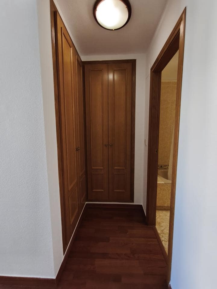 4 soveværelse Lejlighed til leje i Alicante by med swimmingpool garage - € 1.450 (Ref: 9421680)