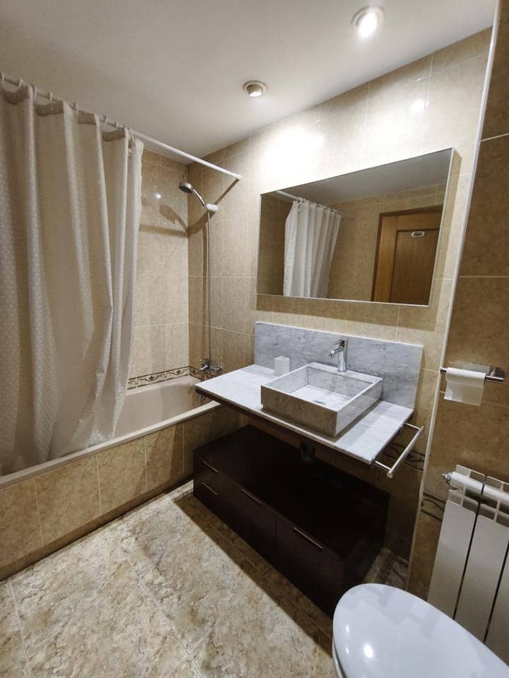 4 soveværelse Lejlighed til leje i Alicante by med swimmingpool garage - € 1.450 (Ref: 9421680)