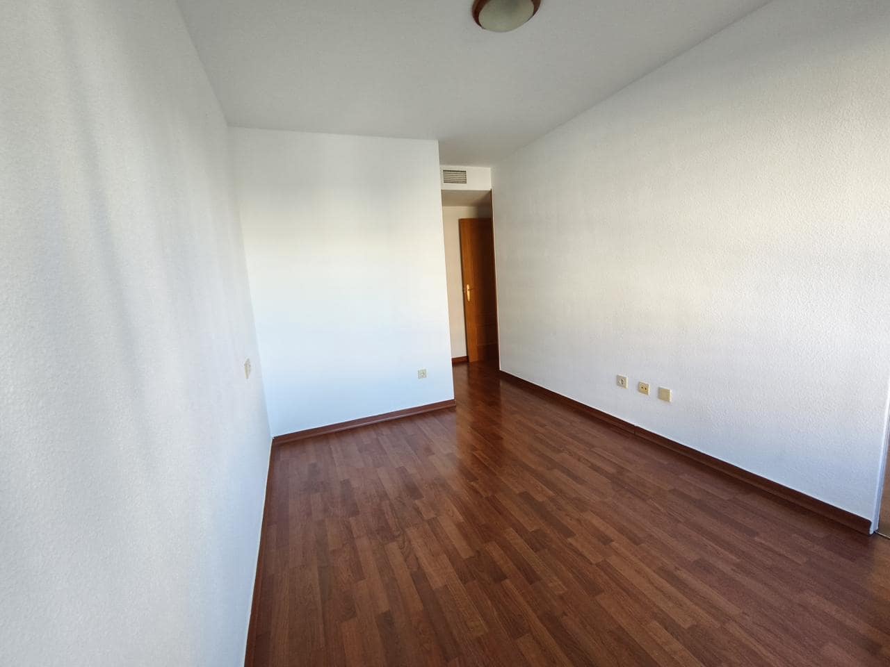 4 soveværelse Lejlighed til leje i Alicante by med swimmingpool garage - € 1.450 (Ref: 9421680)