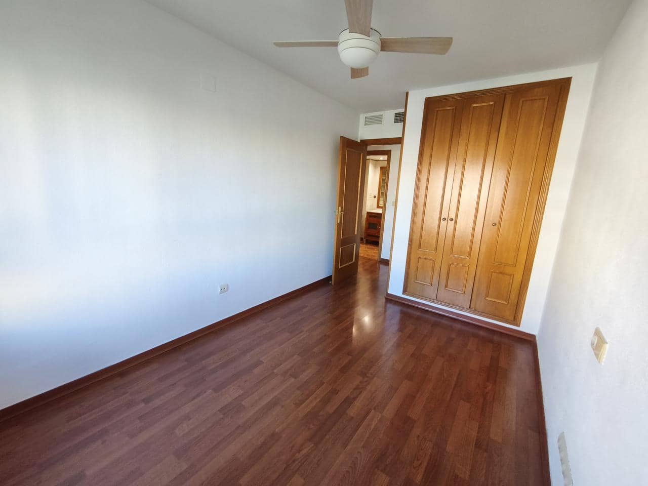 4 soveværelse Lejlighed til leje i Alicante by med swimmingpool garage - € 1.450 (Ref: 9421680)