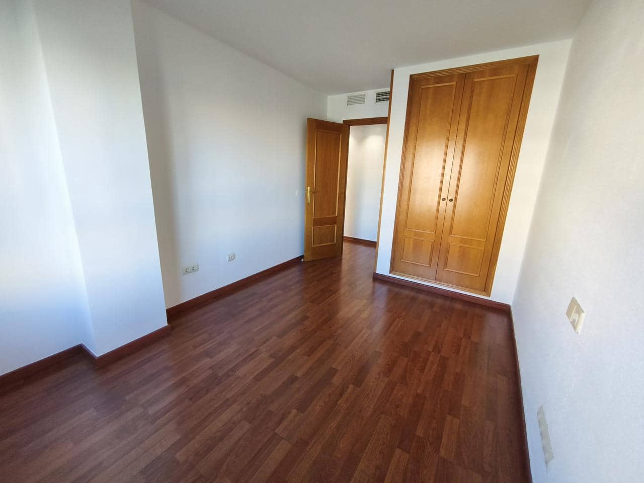 4 soveværelse Lejlighed til leje i Alicante by med swimmingpool garage - € 1.450 (Ref: 9421680)