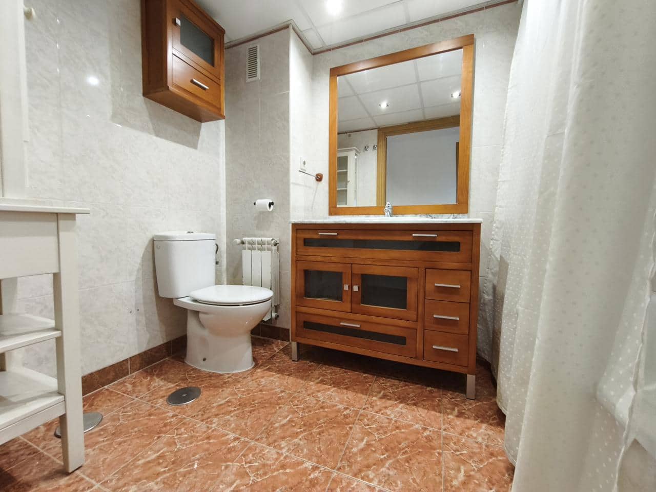 4 soveværelse Lejlighed til leje i Alicante by med swimmingpool garage - € 1.450 (Ref: 9421680)