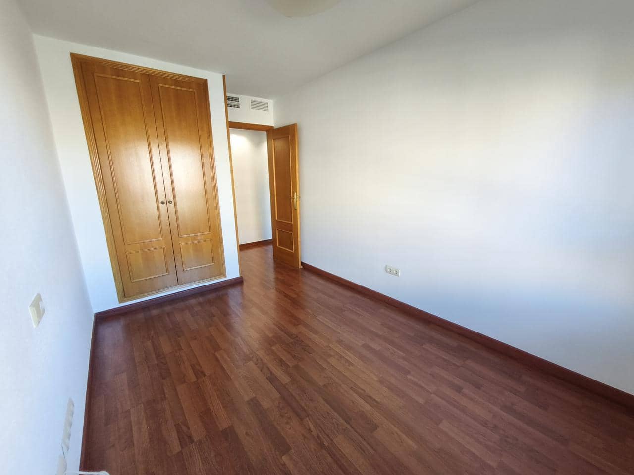 4 soveværelse Lejlighed til leje i Alicante by med swimmingpool garage - € 1.450 (Ref: 9421680)