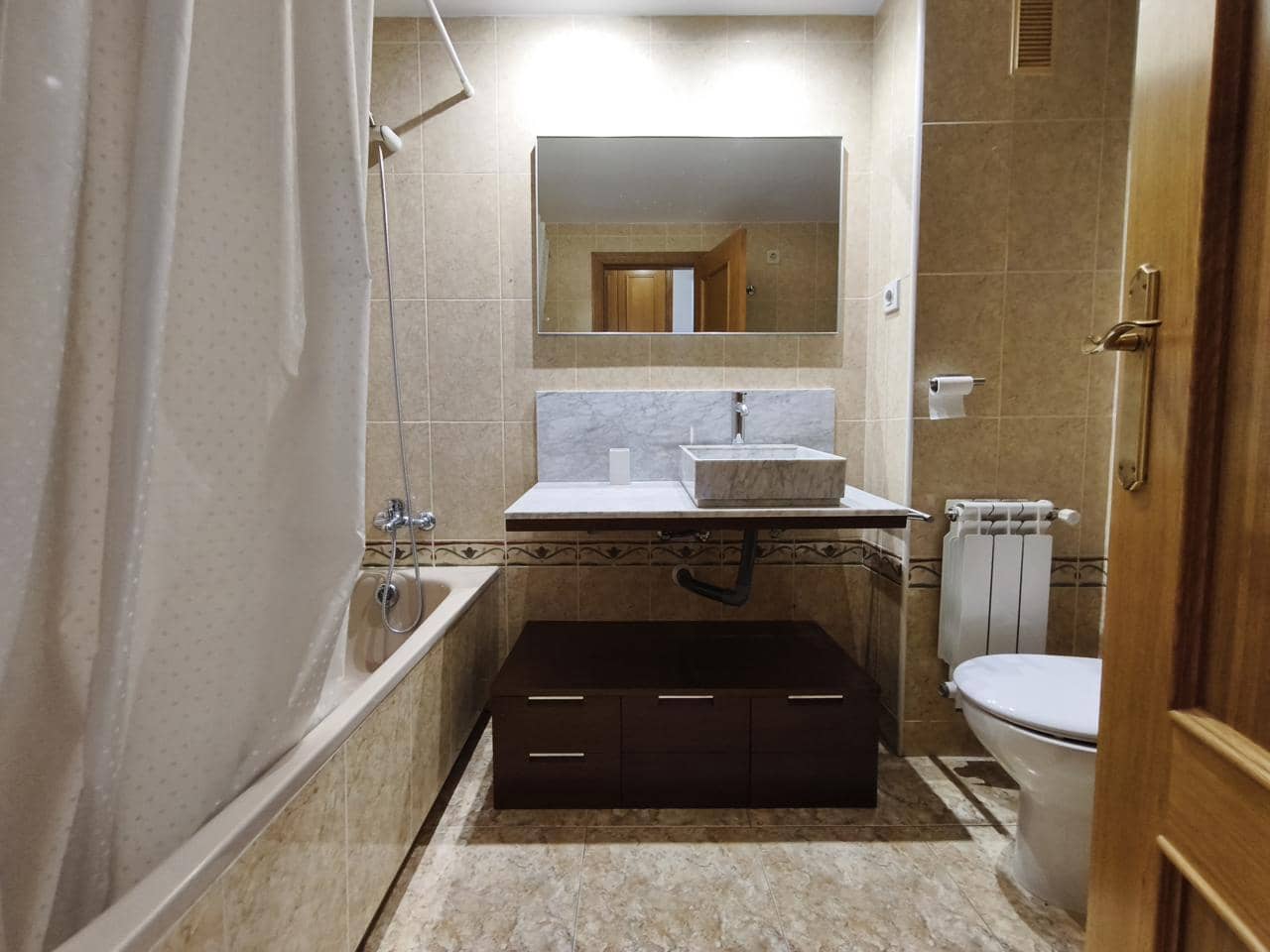 4 soveværelse Lejlighed til leje i Alicante by med swimmingpool garage - € 1.450 (Ref: 9421680)