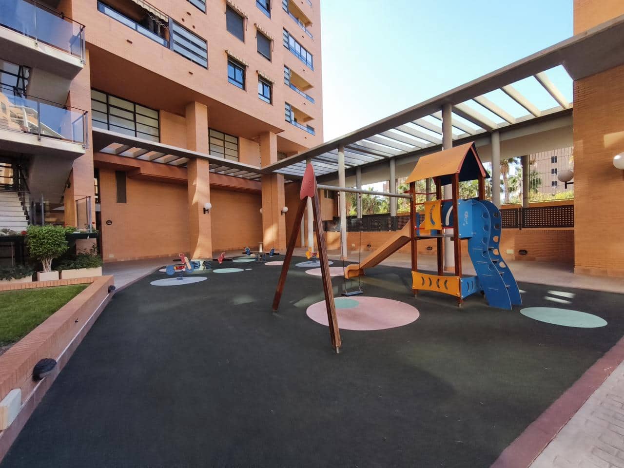 4 soveværelse Lejlighed til leje i Alicante by med swimmingpool garage - € 1.450 (Ref: 9421680)