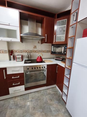 2 soveværelse Lejlighed til leje i Albufereta, Alicante by med swimmingpool garage - € 900 (Ref: 9438537)