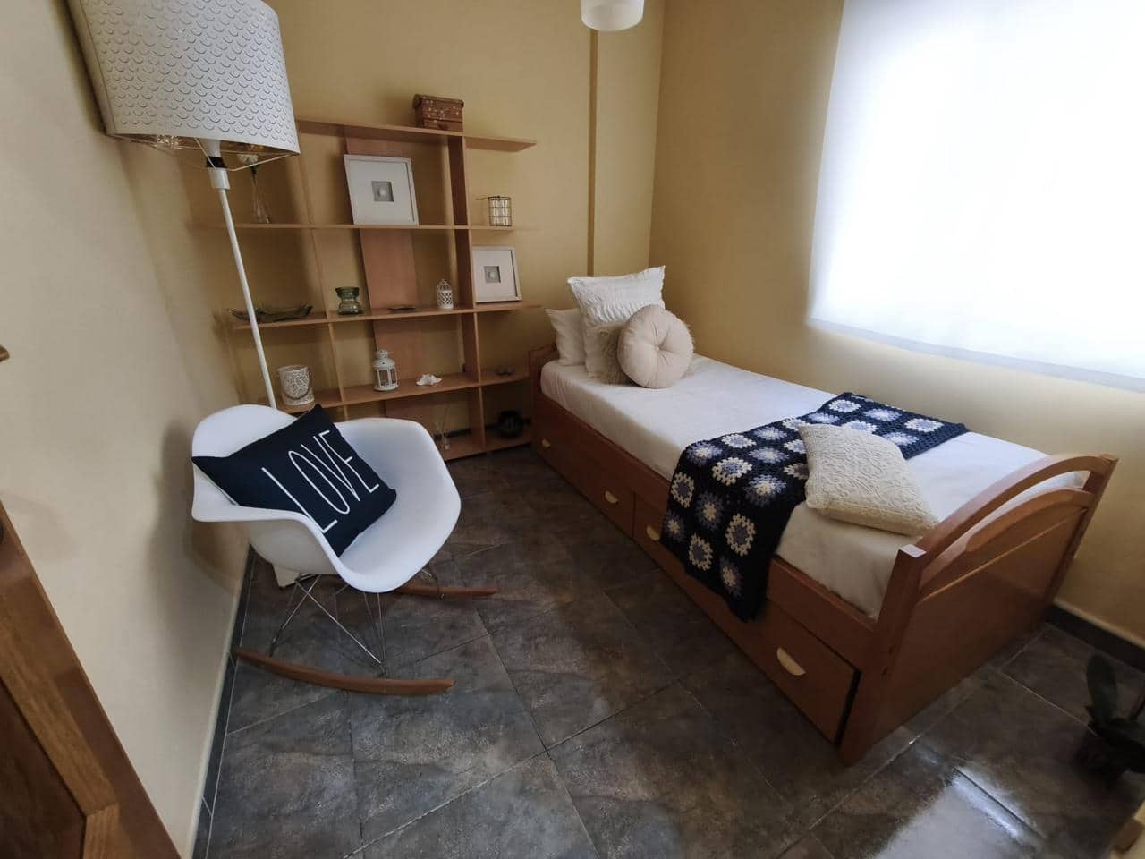 2 soverom Leilighet til leie i Alicante by med svømmebasseng garasje - € 900 (Ref: 9438537)