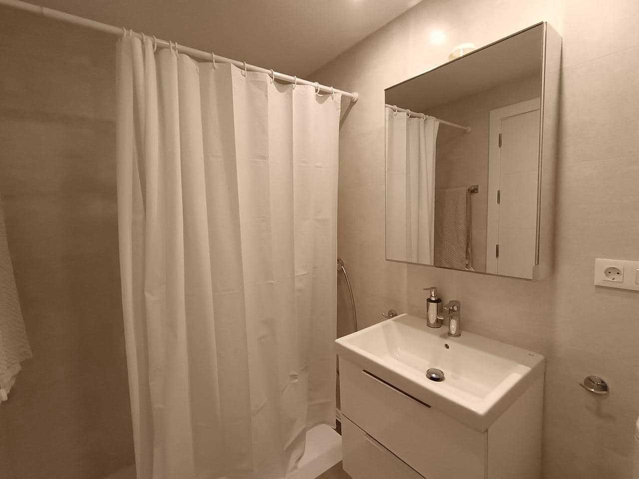 3 soveværelse Lejlighed til salg i Alicante by med garage - € 450.000 (Ref: 9448508)