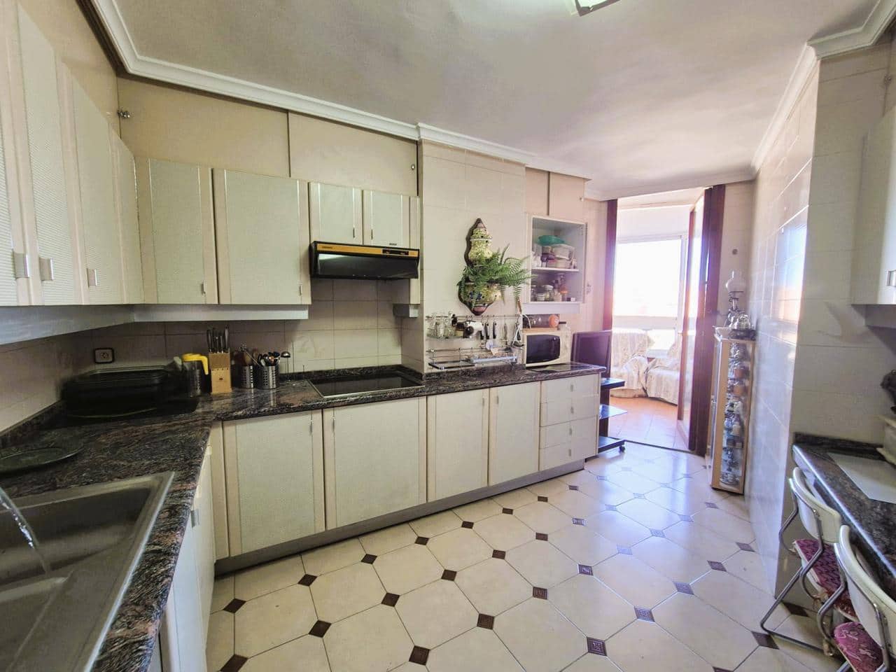 Piso de 4 habitaciones en Alicante / Alacant ciudad en venta con garaje - 395.000 € (Ref: 9490869)