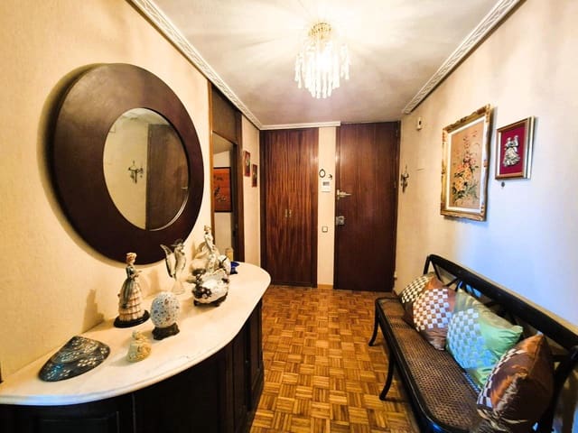 Piso de 4 habitaciones en Vistahermosa, Alicante / Alacant ciudad en venta con garaje - 395.000 € (Ref: 9490869)