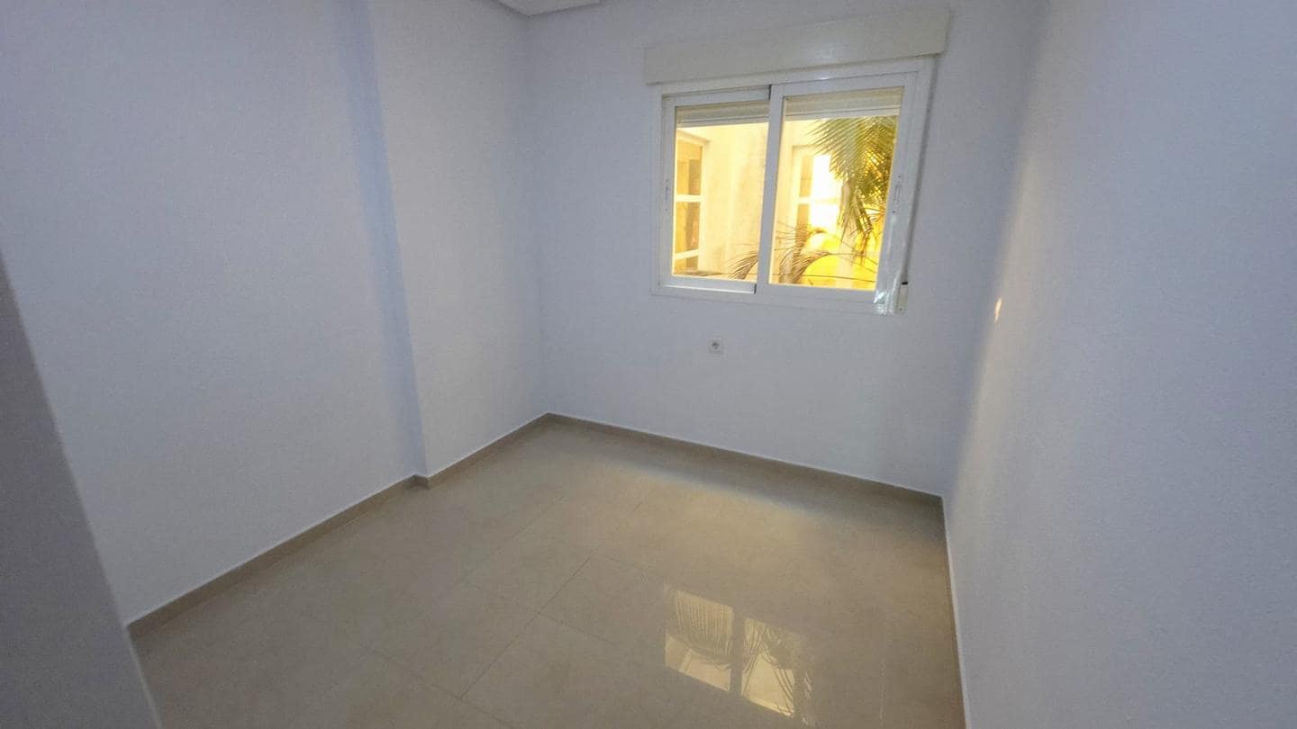 2 slaapkamer Flat te koop in Alicante stad - € 450.000 (Ref: 9528868)