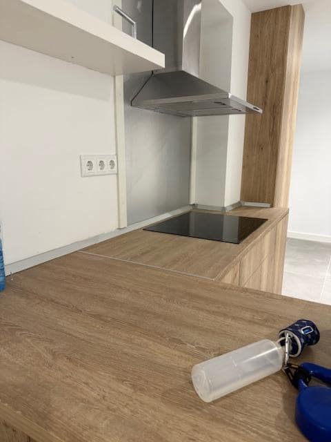 Piso de 2 habitaciones en Alicante / Alacant ciudad en alquiler - 1.200 € (Ref: 9532171)