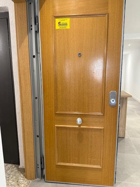 Piso de 2 habitaciones en Alicante / Alacant ciudad en alquiler - 1.200 € (Ref: 9532171)