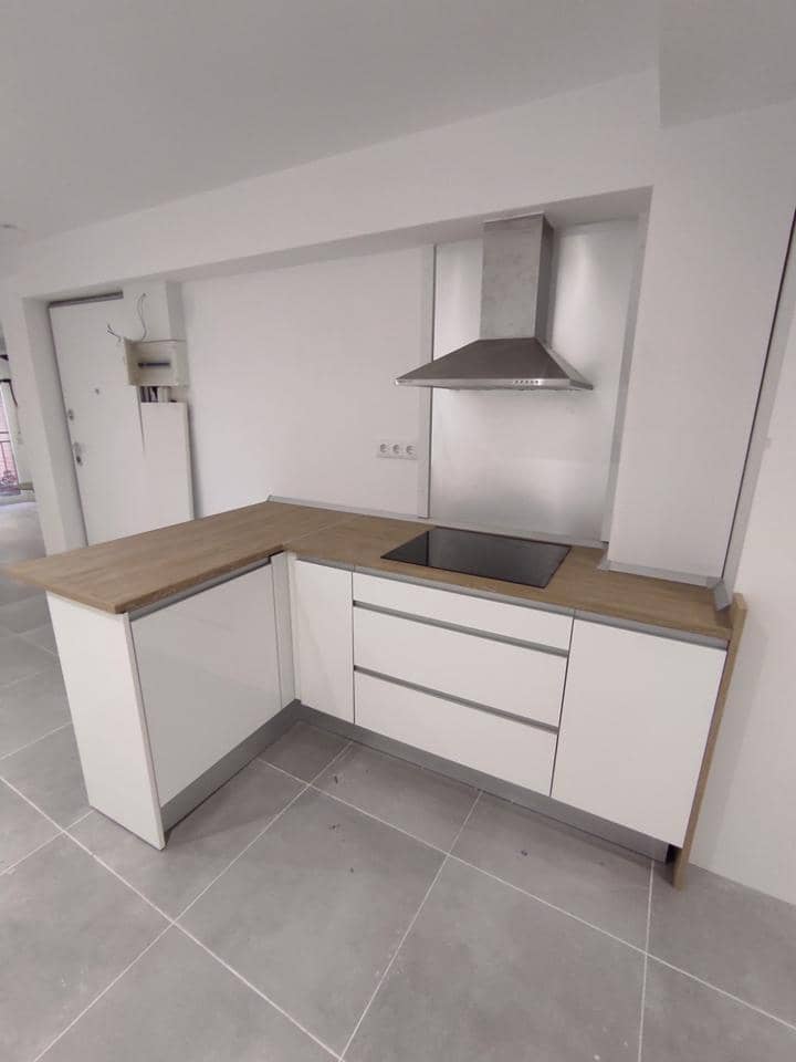 Piso de 2 habitaciones en Alicante / Alacant ciudad en alquiler - 1.200 € (Ref: 9532171)