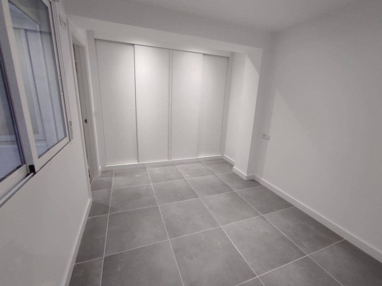 Piso de 2 habitaciones en Alicante / Alacant ciudad en alquiler - 1.200 € (Ref: 9532171)