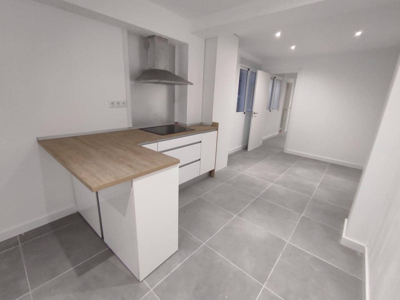 Piso de 2 habitaciones en Alicante / Alacant ciudad en alquiler - 1.200 € (Ref: 9532171)