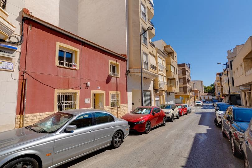 3 sovrum Villa till salu i Guardamar del Segura - 215 000 € (Ref: 9532623)