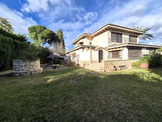 6 soverom Villa til salgs i Vistahermosa, Alicante by med svømmebasseng garasje - € 1 600 000 (Ref: 9550223)