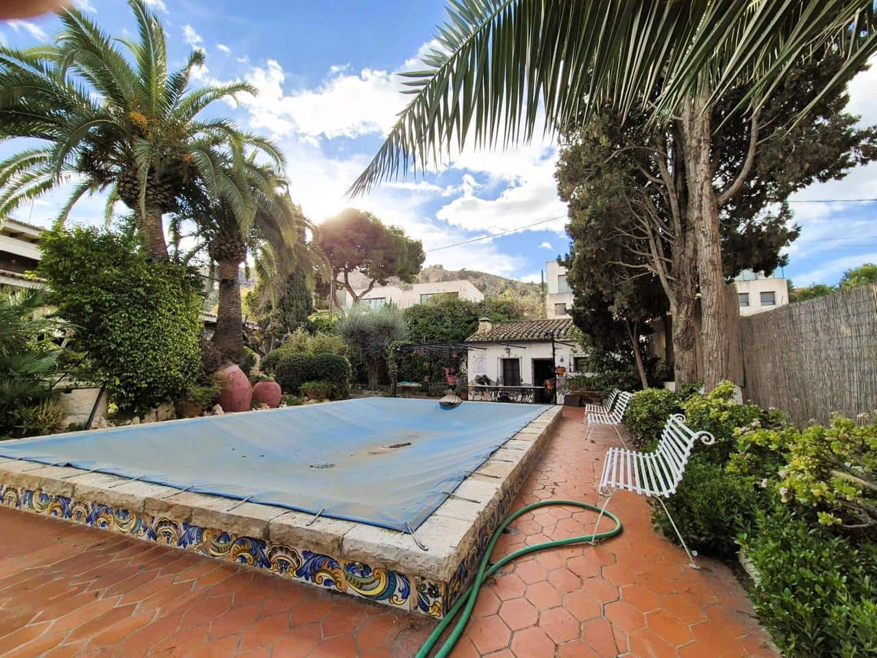 6 soverom Villa til salgs i Alicante by med svømmebasseng garasje - € 1 600 000 (Ref: 9550223)