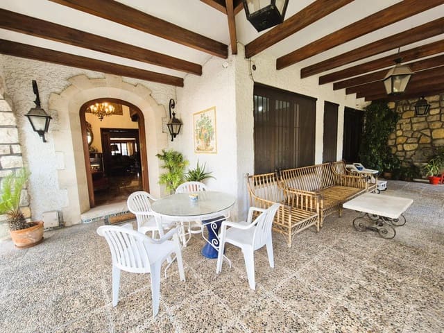 6 soverom Villa til salgs i Vistahermosa, Alicante by med svømmebasseng garasje - € 1 600 000 (Ref: 9550223)