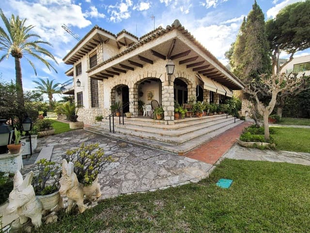 6 soverom Villa til salgs i Vistahermosa, Alicante by med svømmebasseng garasje - € 1 600 000 (Ref: 9550223)