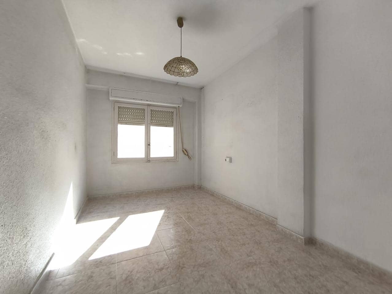 3 Zimmer Wohnung zu verkaufen in Alicante / Alacant Stadt - 175.000 € (Ref: 9566550)
