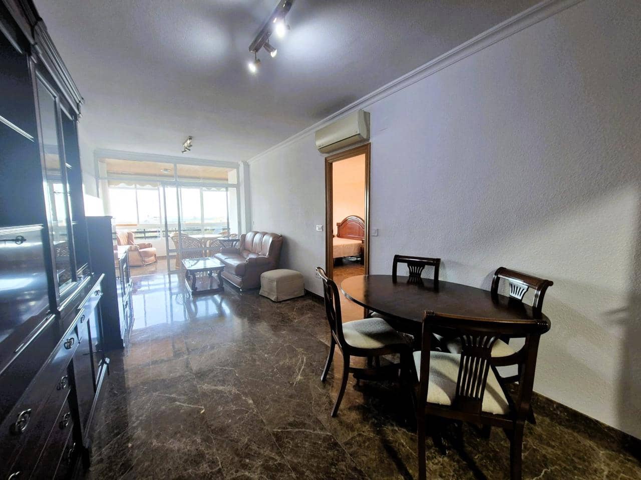 Piso de 4 habitaciones en Alicante / Alacant ciudad en alquiler - 1.700 € (Ref: 9573506)