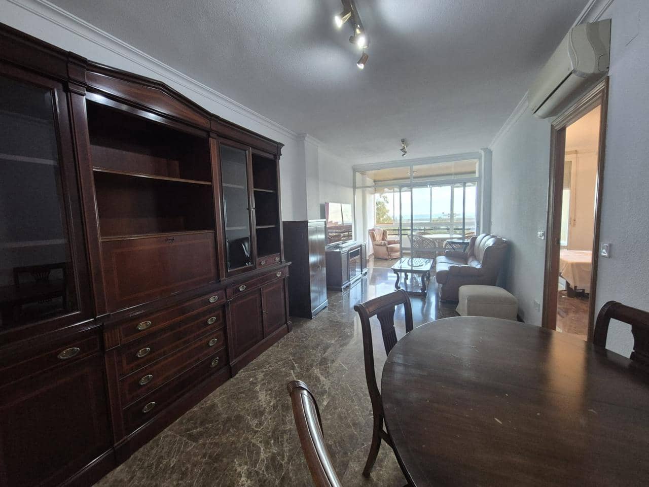 Piso de 4 habitaciones en Alicante / Alacant ciudad en alquiler - 1.700 € (Ref: 9573506)