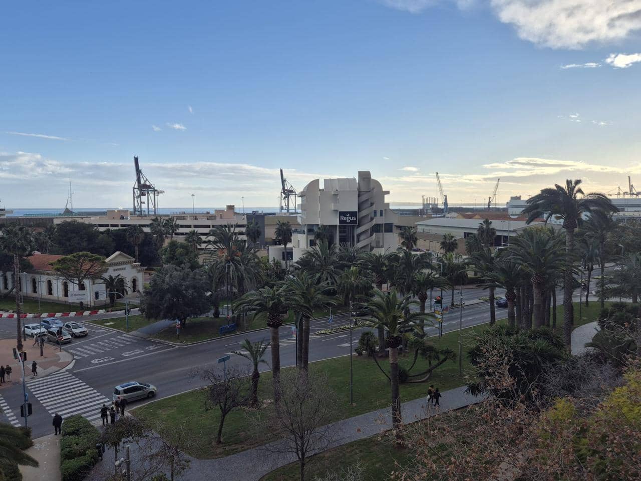 Piso de 4 habitaciones en Alicante / Alacant ciudad en alquiler - 1.700 € (Ref: 9573506)