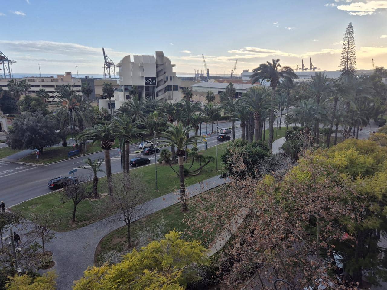 Piso de 4 habitaciones en Alicante / Alacant ciudad en alquiler - 1.700 € (Ref: 9573506)