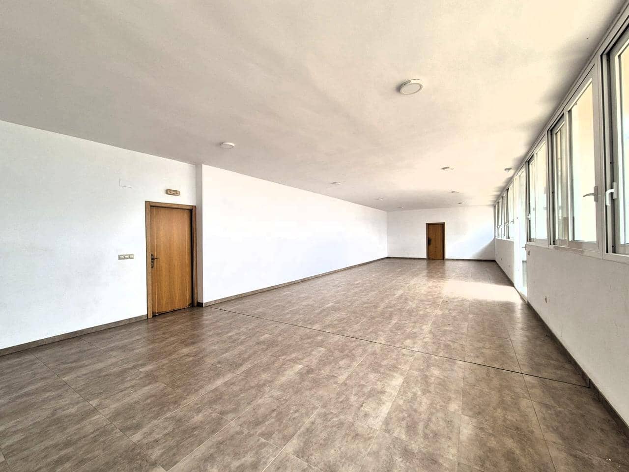 5 bedroom Villa for sale in Alicante / Alacant city with pool garage - € 890,000 (Ref: 9588446)