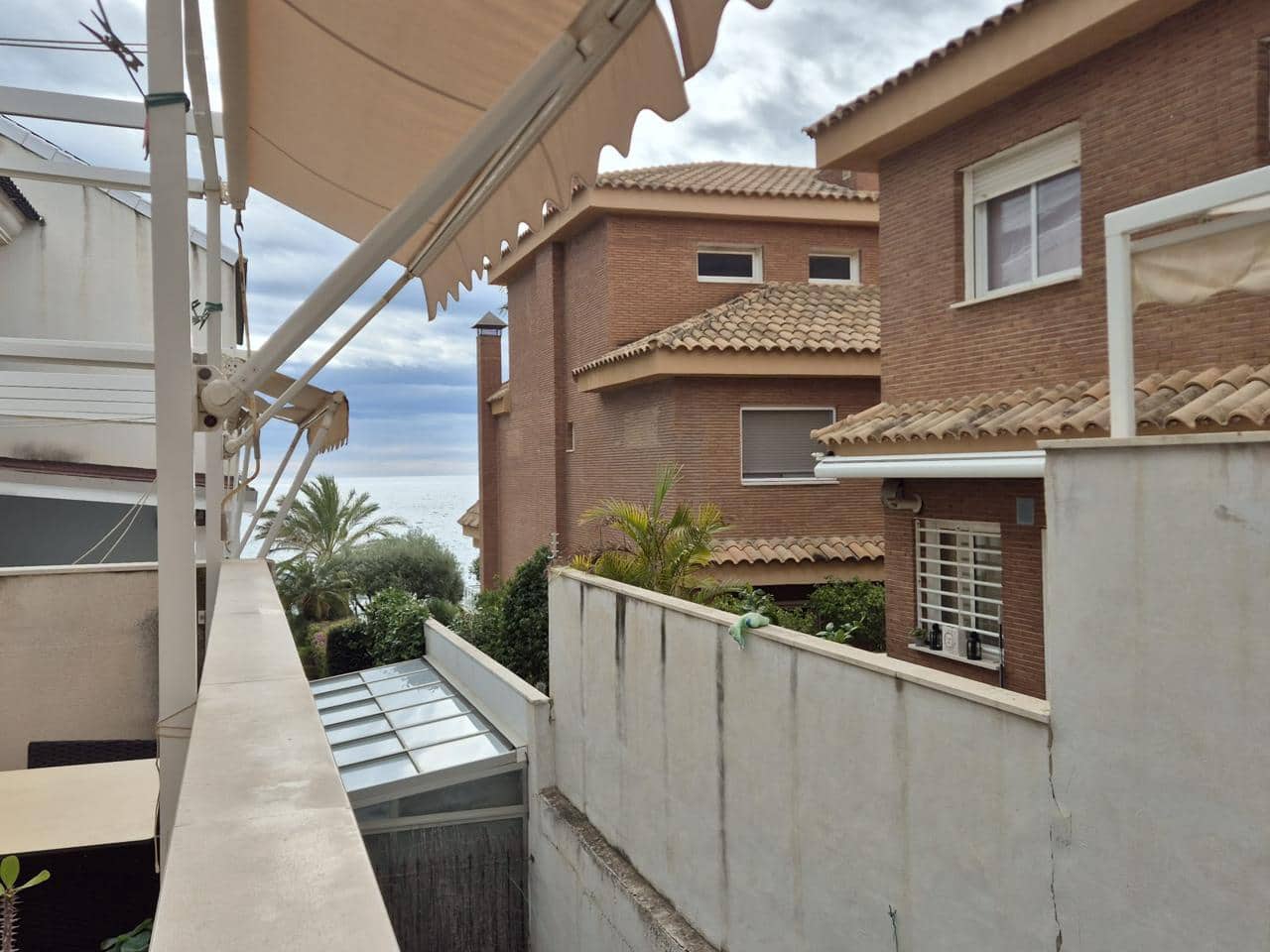 5 bedroom Villa for sale in Alicante / Alacant city with pool garage - € 890,000 (Ref: 9588446)