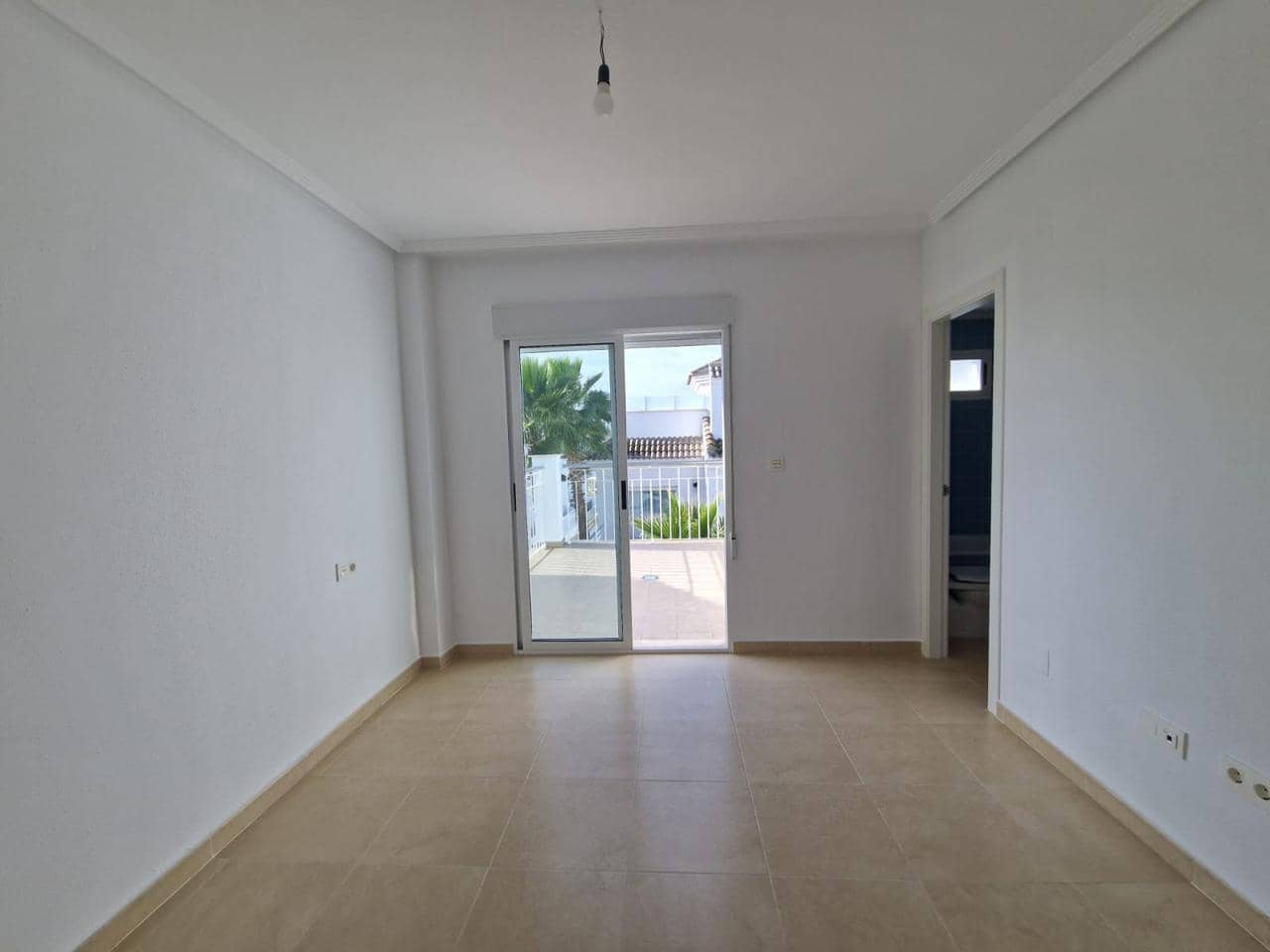 3 makuuhuone Huvila myytävänä paikassa San Fulgencio mukana uima-altaan 
autotalli - 275 000 € (Ref: 9593210)