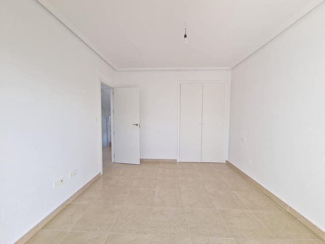 3 makuuhuone Huvila myytävänä paikassa San Fulgencio mukana uima-altaan 
autotalli - 275 000 € (Ref: 9593210)