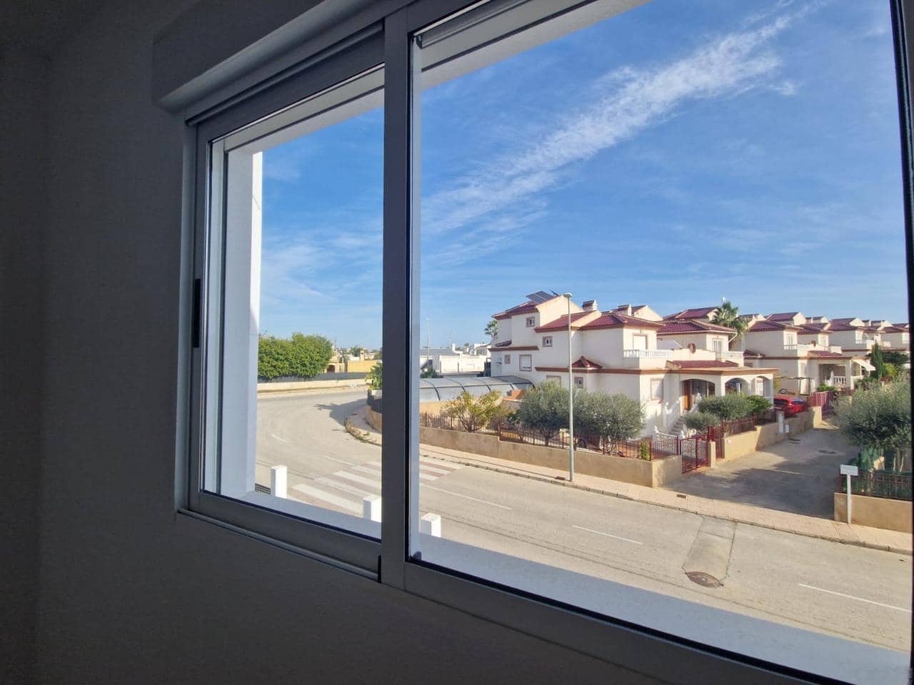 3 makuuhuone Huvila myytävänä paikassa San Fulgencio mukana uima-altaan 
autotalli - 275 000 € (Ref: 9593210)