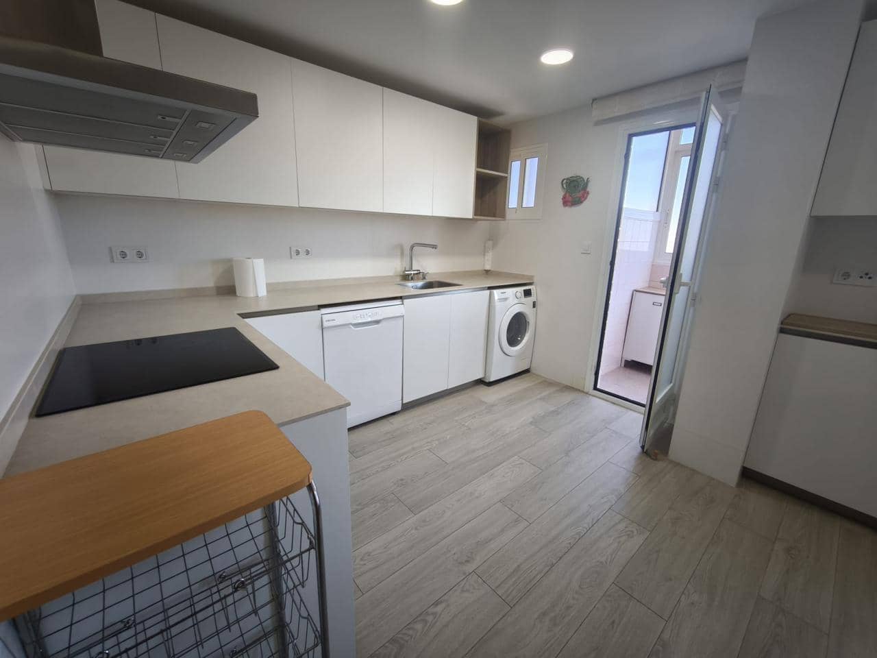 3 bedroom Flat for sale in Alicante / Alacant city with pool garage - € 430,000 (Ref: 9611972)