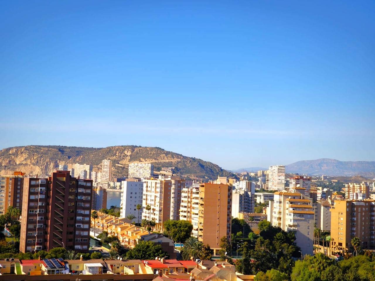 3 bedroom Flat for sale in Alicante / Alacant city with pool garage - € 430,000 (Ref: 9611972)