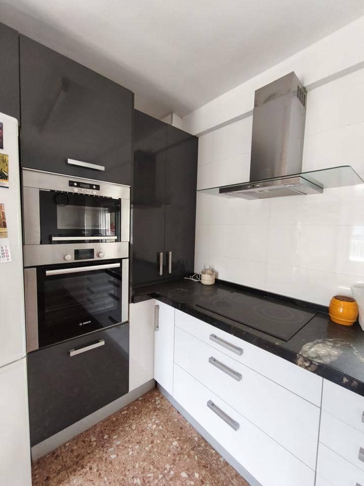 3 slaapkamer Flat te huur in Alicante stad - € 1.100 (Ref: 9638024)