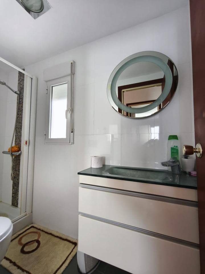 3 slaapkamer Flat te huur in Alicante stad - € 1.100 (Ref: 9638024)