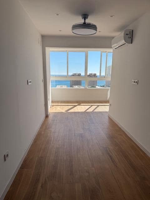 Appartement de 2 chambres à louer à El Campello avec garage - 1 300 € (Ref: 9650422)